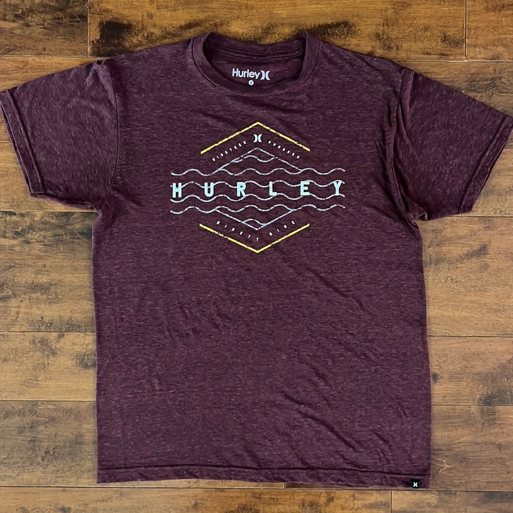 Hurley Men’s Short Sleeve Soft T-shirt, Size Small, Maroon, EUC